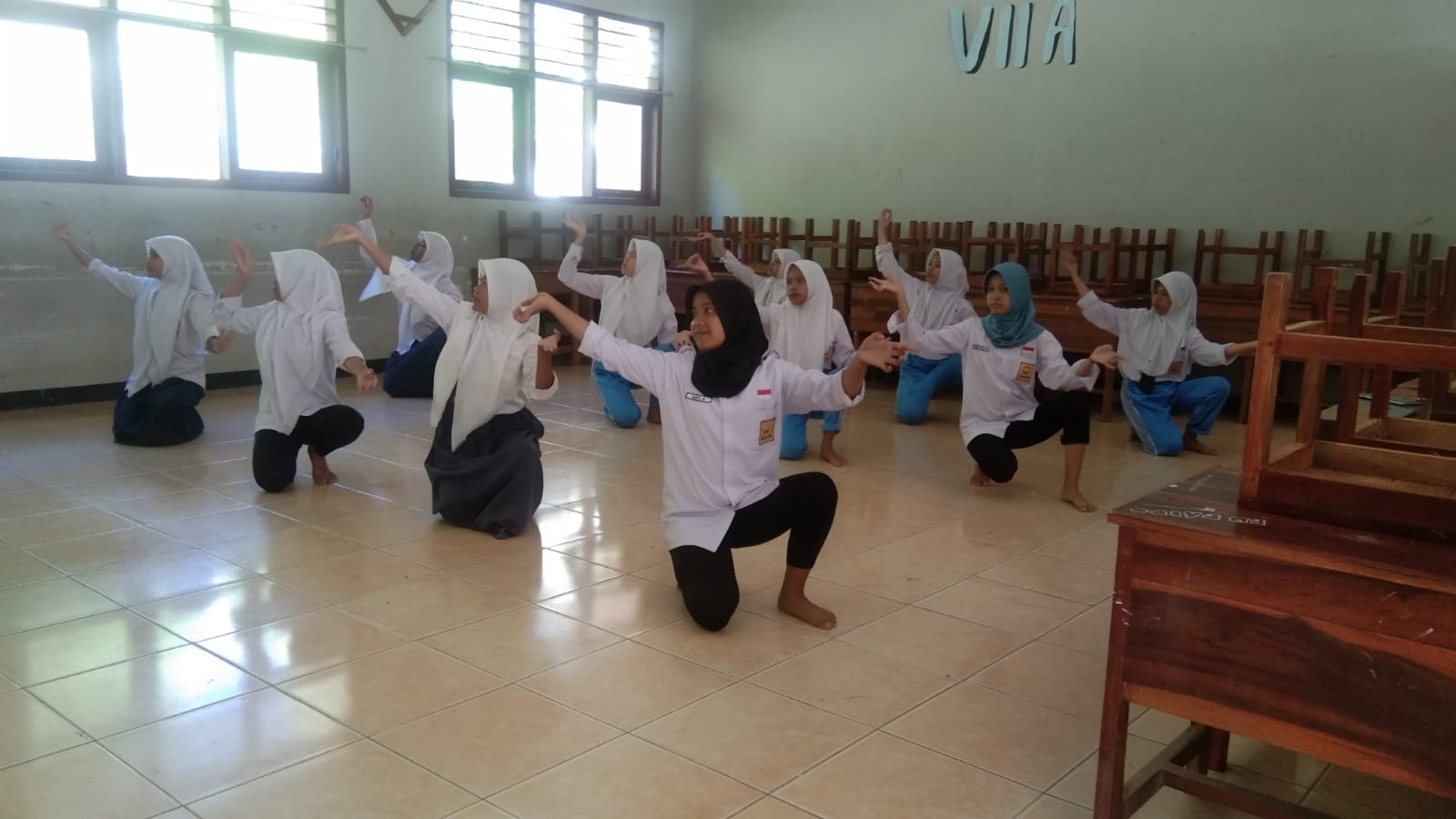 Ekstrakurikuler Tari SMPN 6 Sudimoro Sebagai Wadah Mengembangkan Bakat Seni Siswa